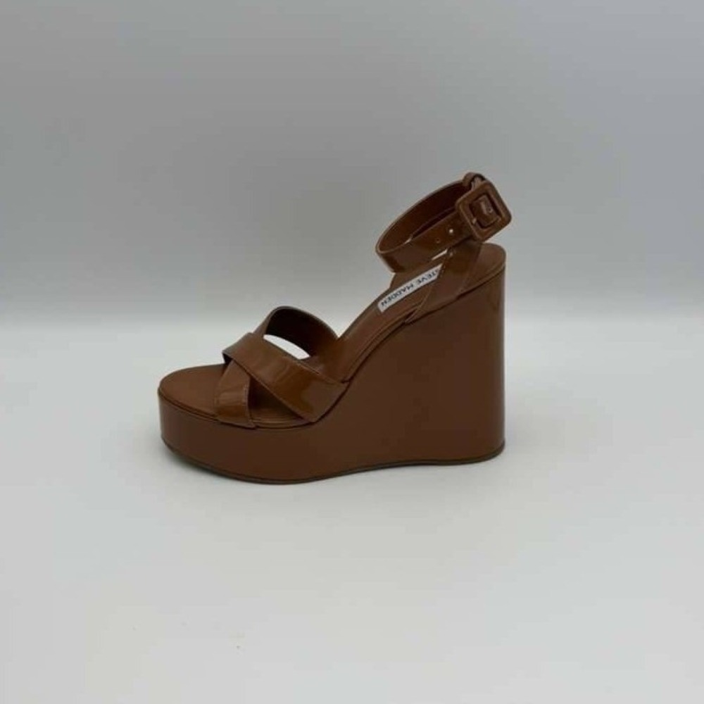 Steve Madden Pinnacle Sandals – Camel Patent – Size 7.5 – Brand New - Picture 2 of 13